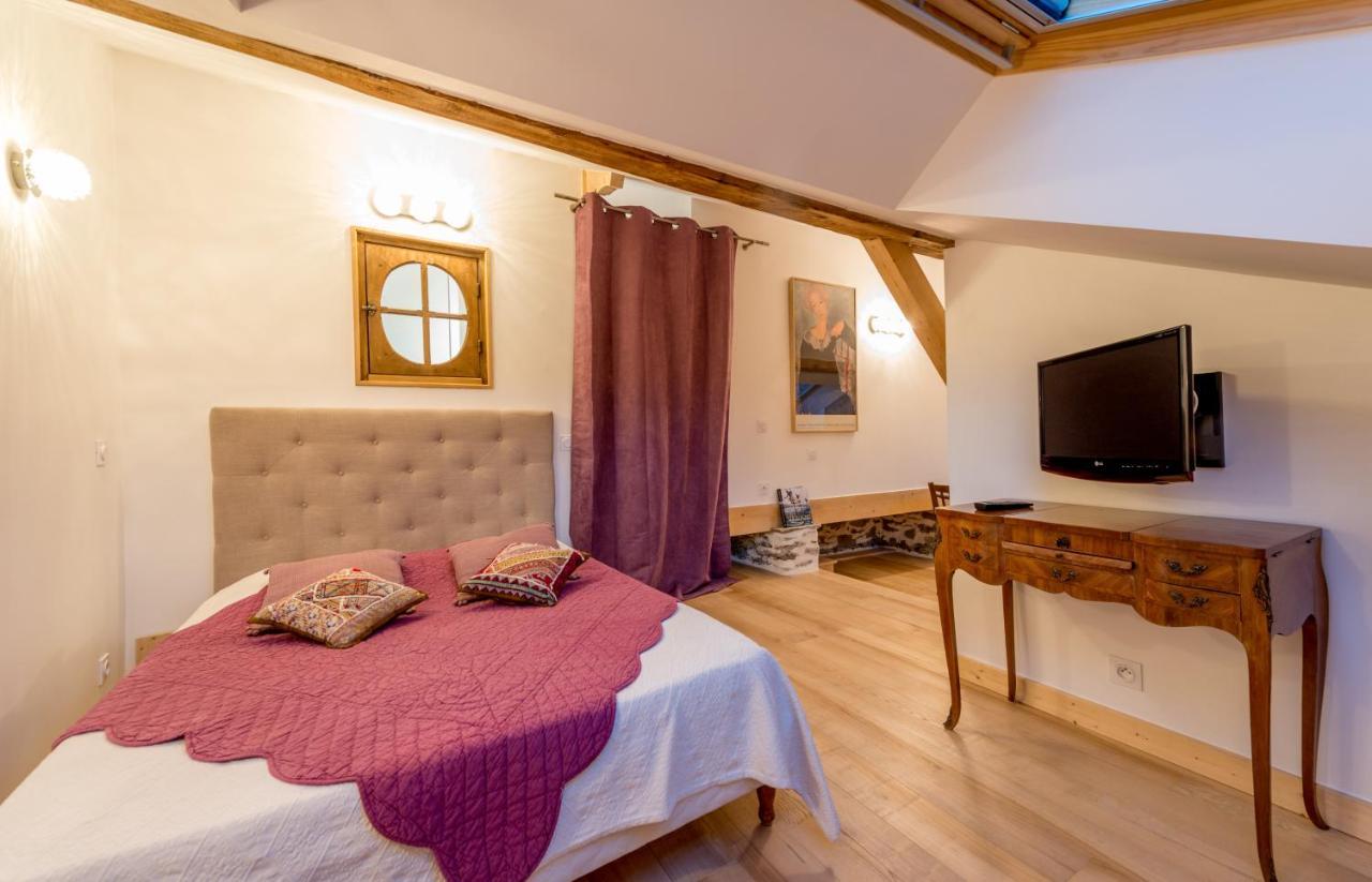 Au Cheval Blanc - Appartements Et Chambres D'Hotes Албервил Екстериор снимка