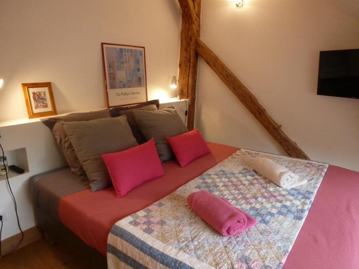 Au Cheval Blanc - Appartements Et Chambres D'Hotes Албервил Екстериор снимка