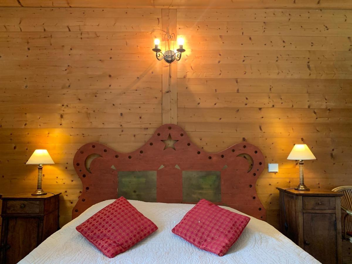 Au Cheval Blanc - Appartements Et Chambres D'Hotes Албервил Екстериор снимка